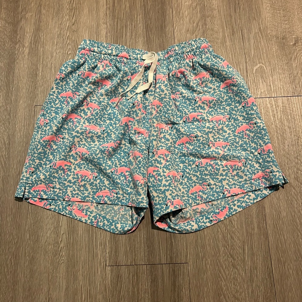 Chubbies Men's Pink and Blue Flamingo Swim Trunks